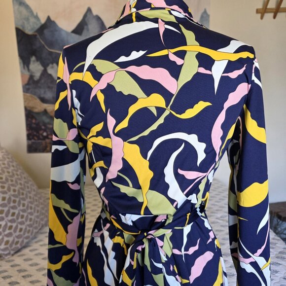 Julie Brown Abstract Print Wrap Dress L Navy Multicolor Collared Long Sleeve - Picture 8 of 16